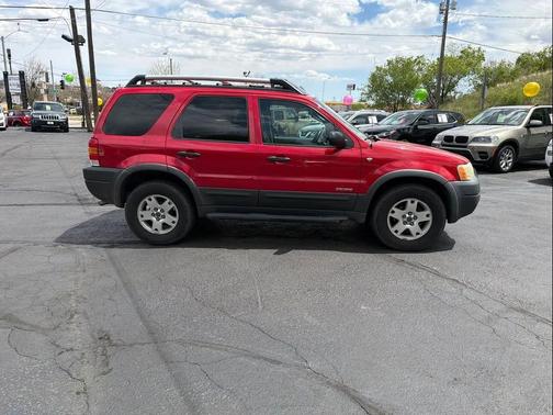 Bright Red Clearcoat 2002 Ford Escape XLT