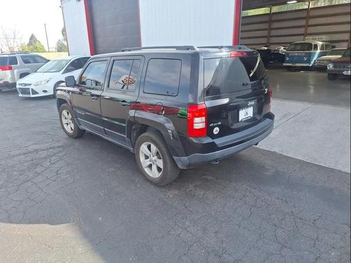 Black Clearcoat 2016 Jeep Patriot Sport