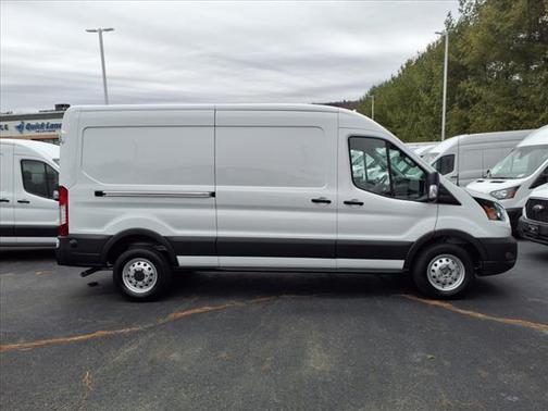 2024 Ford Transit-250 148 WB Medium Roof Cargo