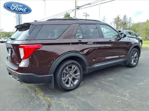 Jewel Red Metallic 2022 Ford Explorer XLT