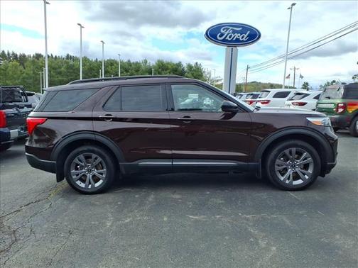 Jewel Red Metallic 2022 Ford Explorer XLT