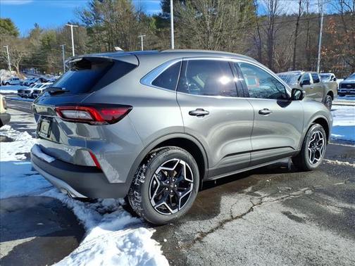 2026 Ford Escape Platinum