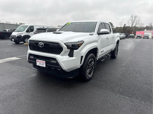 2025 Toyota Tacoma Hybrid TRD
