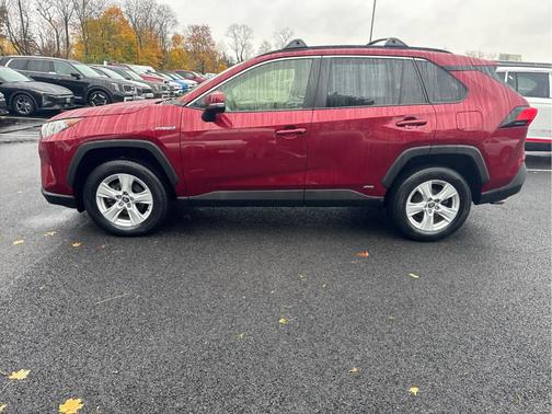 2020 Toyota RAV4 Hybrid XLE