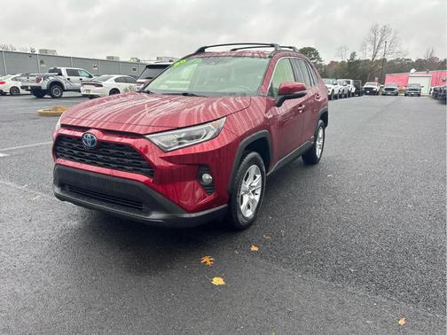 2020 Toyota RAV4 Hybrid XLE