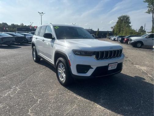 2023 Jeep Grand Cherokee Laredo