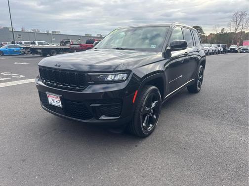 2023 Jeep Grand Cherokee Altitude