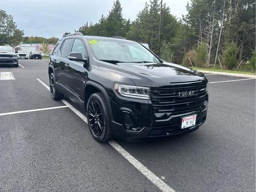 2023 GMC Acadia SLT
