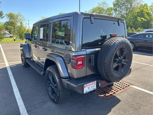 2022 Jeep Wrangler Unlimited Sahara Altitude