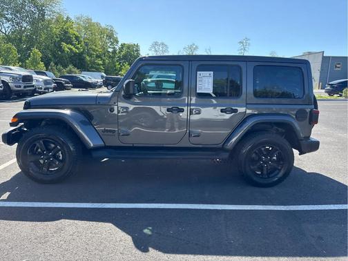 2022 Jeep Wrangler Unlimited Sahara Altitude