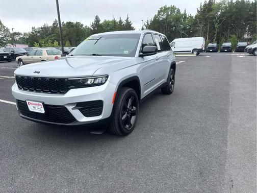 2023 Jeep Grand Cherokee Altitude