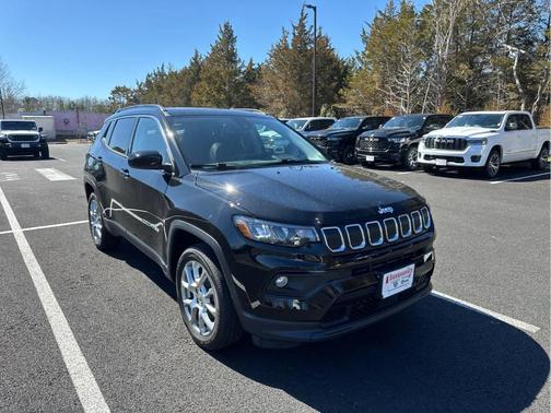 2022 Jeep Compass Latitude Lux