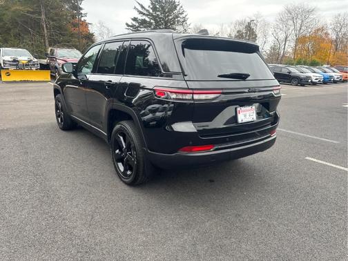 2024 Jeep Grand Cherokee Laredo