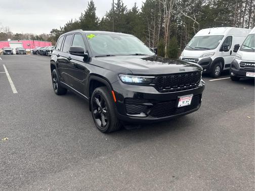 2024 Jeep Grand Cherokee Laredo