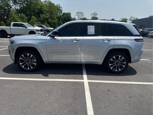 2022 Jeep Grand Cherokee Overland