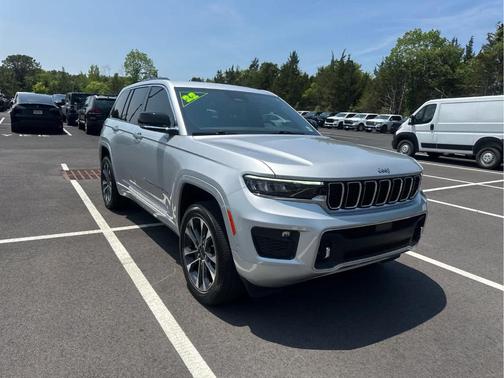 2022 Jeep Grand Cherokee Overland