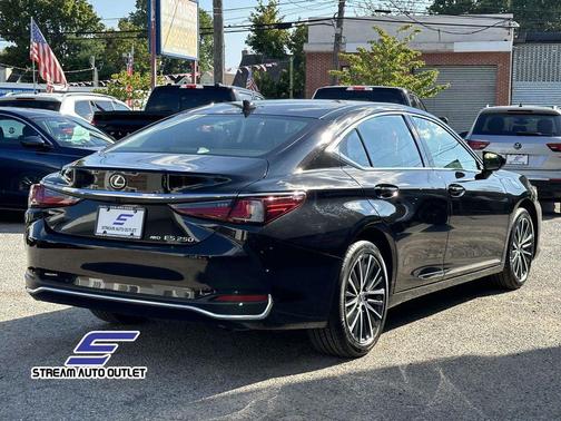 2024 Lexus ES 250 Base