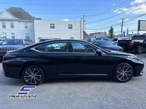 2024 Lexus ES 250 Base