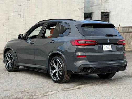 2021 BMW X5 M50i
