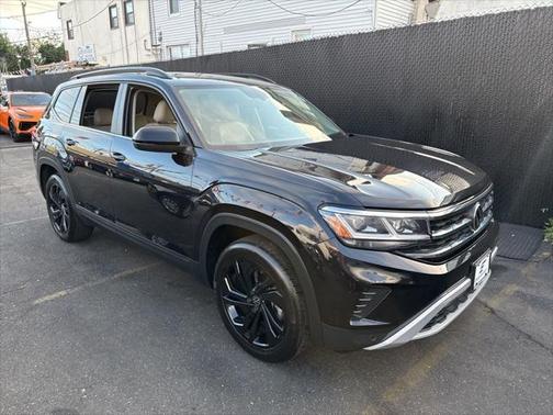 2022 Volkswagen Atlas 3.6L SE w/Technology