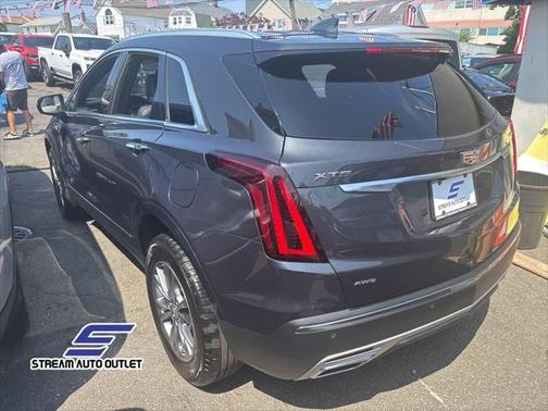 2022 Cadillac XT5 Premium Luxury