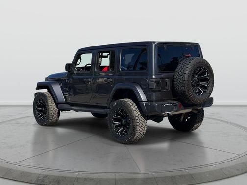 Granite Crystal Metallic Clearcoat 2022 Jeep Wrangler Unlimited Sahara