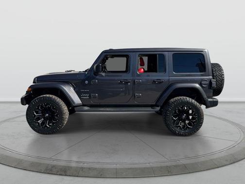 Granite Crystal Metallic Clearcoat 2022 Jeep Wrangler Unlimited Sahara