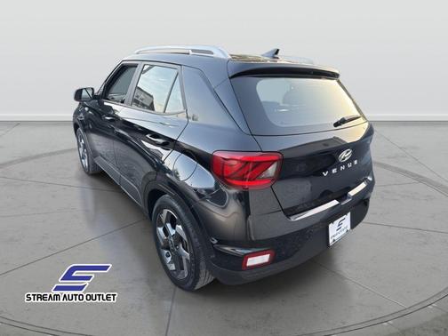 2022 Hyundai VENUE SEL