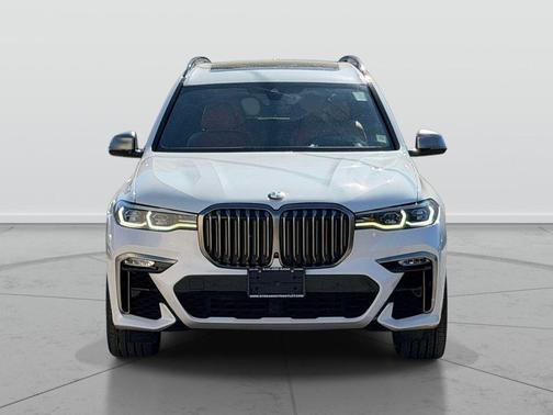 Mineral White Metallic 2020 BMW X7 M50i
