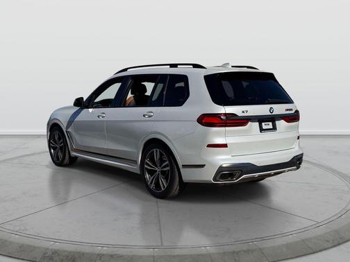 Mineral White Metallic 2020 BMW X7 M50i