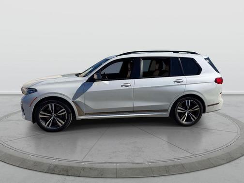 Mineral White Metallic 2020 BMW X7 M50i