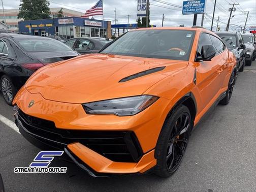 2023 Lamborghini Urus S