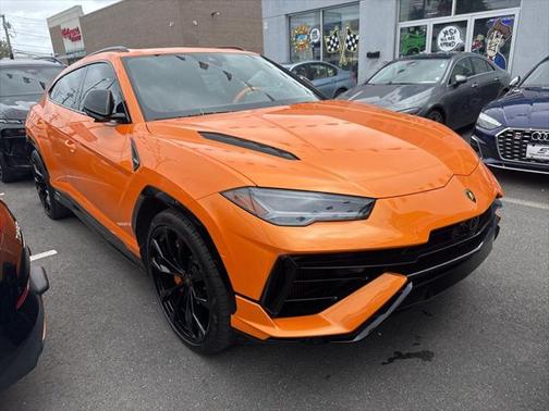 2023 Lamborghini Urus S