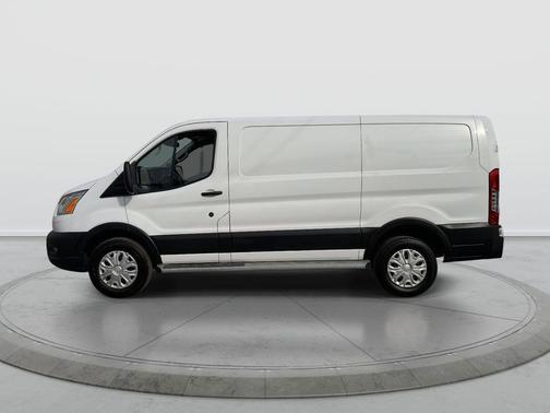 2022 Ford Transit-250 Base