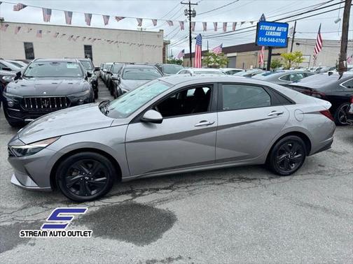 2022 Hyundai ELANTRA HEV Blue