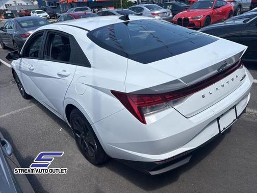 2022 Hyundai ELANTRA HEV Blue