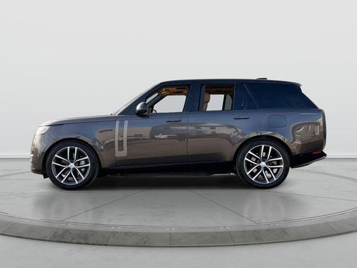 2025 Land Rover Range Rover P550e SE