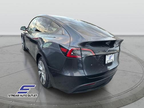 2024 Tesla Model Y Standard Range