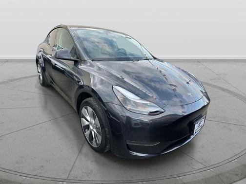 2024 Tesla Model Y Standard Range