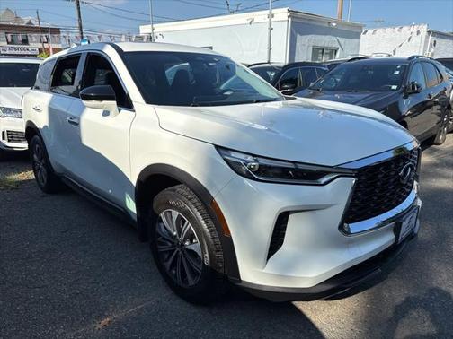 2022 INFINITI QX60 Pure