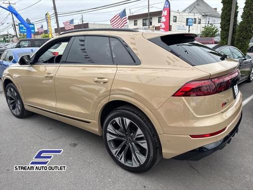 2024 Audi Q8 55 Premium Plus