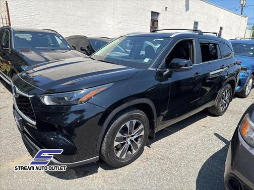 2023 Toyota Highlander Hybrid XLE