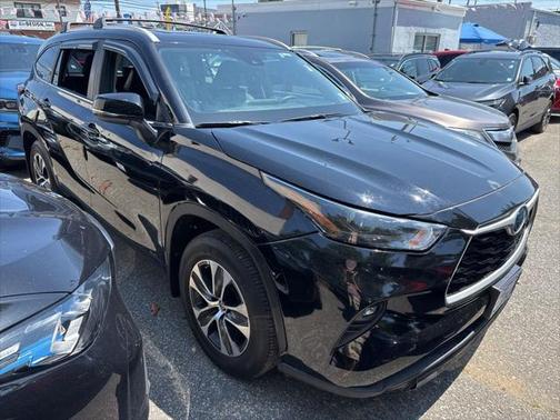 2023 Toyota Highlander Hybrid XLE