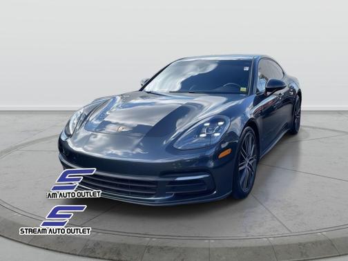 2018 Porsche Panamera 4