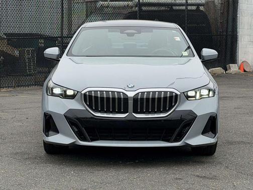 Brooklyn Grey Metallic 2026 BMW 530 xDrive