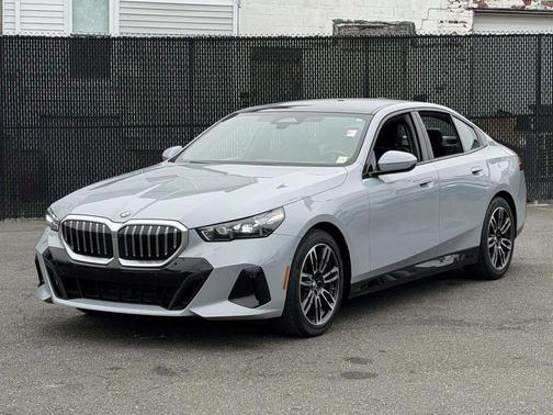 Brooklyn Grey Metallic 2026 BMW 530 xDrive