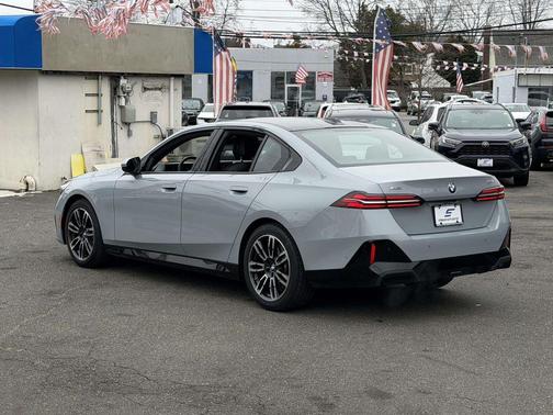 Brooklyn Grey Metallic 2026 BMW 530 xDrive