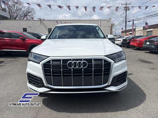 2024 Audi Q7 45 Premium Plus