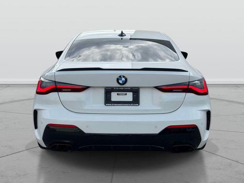 Alpine White 2022 BMW M440 i