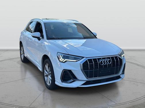 2024 Audi Q3 Premium 45 TFSI S line quattro Tiptronic